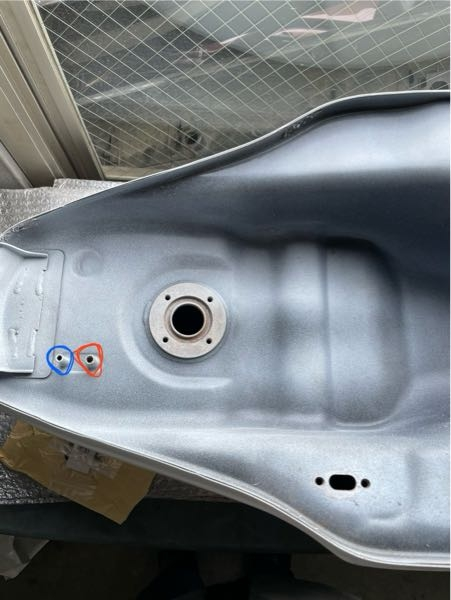 インパルス400について質問です!このタンクgk7caのタンクだと インパルス400について質問です!このタンクgk7caのタンクだと