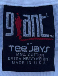 メルカリで見つけたGIANTのTシャツなのですがこれは偽物なのか