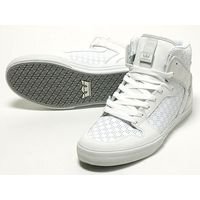 スニーカーについて質問です 21歳女性なんですが K Swissのスニーカー Yahoo 知恵袋