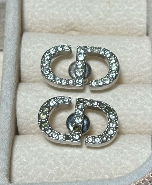 3回ぐらいしか使ってないDiorのピアスです！ 残り僅か】DIOR『PETIT CD ピアス』送料込み