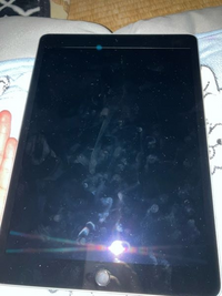 このiPad機種なんだと思いますか？設定のとこ見てもiPadしか書いてない  