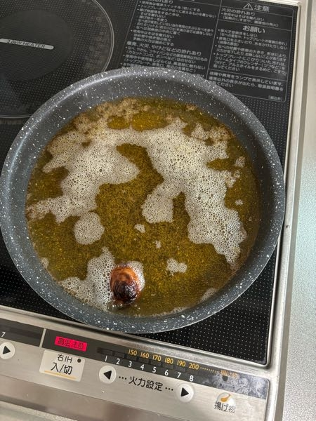 至急！！！最後に1〜2ヶ月前ぐらいに使った揚げ物油です。梅干を揚 