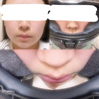 フルフェイスのヘルメットについてです。被った時にほっぺたがムギュ 