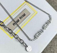 miumiuにて購入したいネックレスがあるのですが公式のオンラインサイト 