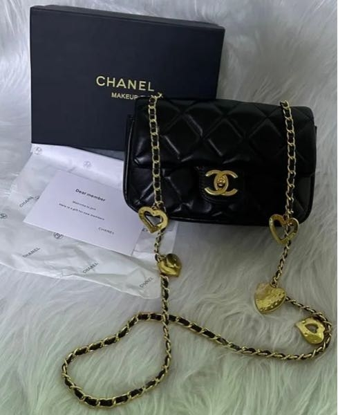 至急‼️このCHANELのバッグは偽物でしょうか？？VIP顧客が貰える