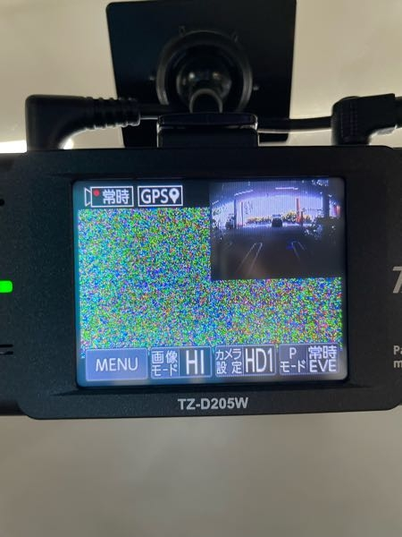 ドライブレコーダーの前側が映らなくカメラ異常と表示され画面が砂嵐の