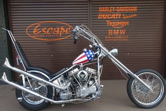 映画イージーライダーのキャプテンアメリカ号のようなカスタムを400cc