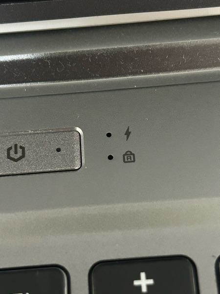 ノートパソコンの電源が入らなくて困っています。型番はXL7C-R36のガレ