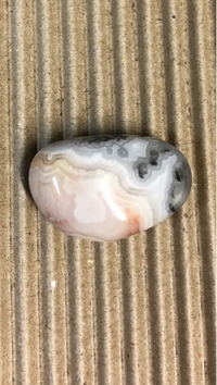 石の名前がわかりません。ご存知の方教えて下さい！宜しくお願いいた 