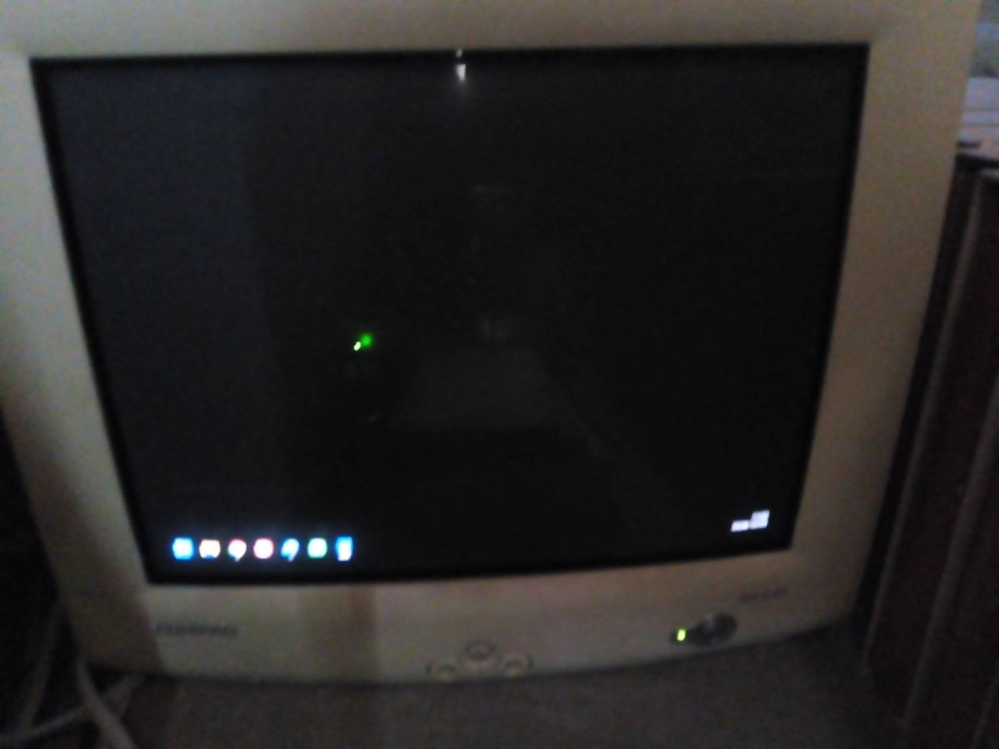 パソコンに詳しい方に質問です。 - 20年ほどまえのPCモニタ(CRT15