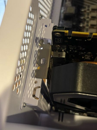 品質保証 緊急です。自作PCを作っています。グラボが上手く取り付けられ Motherboard