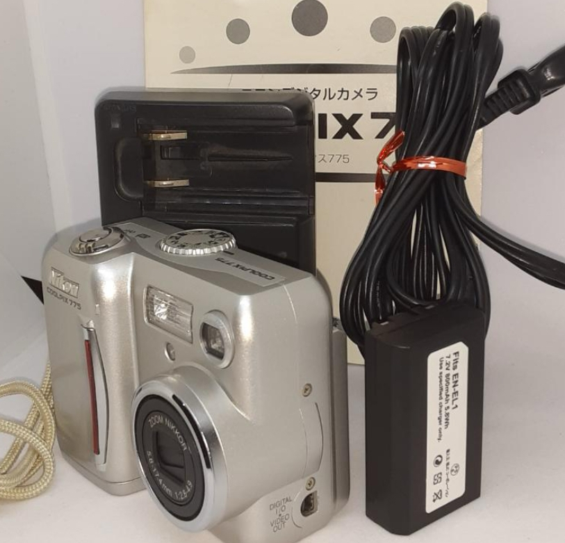 カメラに詳しい方教えて欲しいです。 - ニコンNikonCOOLPIX77