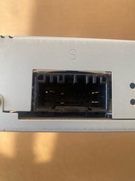 スズキキャリートラック純正ラジオを家庭で使いたいのです