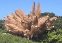 地中に埋まってる不発弾って
掘り起こしたら、わずかな振動でも
爆発するかもしれない危険物なのに
地中に埋まってる間に大地震があっても
爆発しないのは何故なのでしょうか？ 