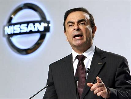 カルロス・ゴーンは日産の社長に復帰しないのですか。 ・・・・・・・・・・・・・・・・・・・・・・・・ 日産の窮地を救えるカリスマ経営者て世界でゴーンしかいないのでは。 よく分からないのですが。 なんだかんだ言ってもゴーンの倒産しかけの会社の再建能力て優れていると思うのですが。 日産はゴーンに社長に復帰するように依頼しないのですか。 と質問したら。 ゴーンは逃亡中だから。 という回答がありそうですが。 ゴーンが訴えている裁判をすべて日産が取り下げればゴーンは日本に帰って来れるのでは。 それはそれとして。 倒産しかけの日産を救える救世主はゴーンしかいないのでは。 余談ですが。 ゴーンを相手にクーデターを起こした役員が今の日産を没落させたと思うのですが。 ゴーンが日産に復帰して反ゴーン派の役員を退陣に追い込めば日産は復活できるのでは。