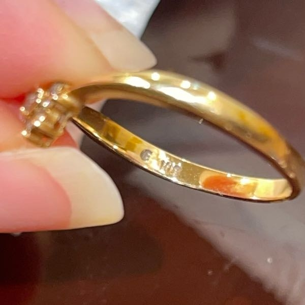 ジ*ン様 K18刻印あり　リング　ブランド不明 どこの指輪か分かる方いますか？Eのような文字、K18と刻印されています