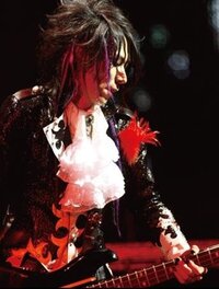 Xjapanのheathさんの髪型をまねしたいのですがうまく出来 Yahoo 知恵袋