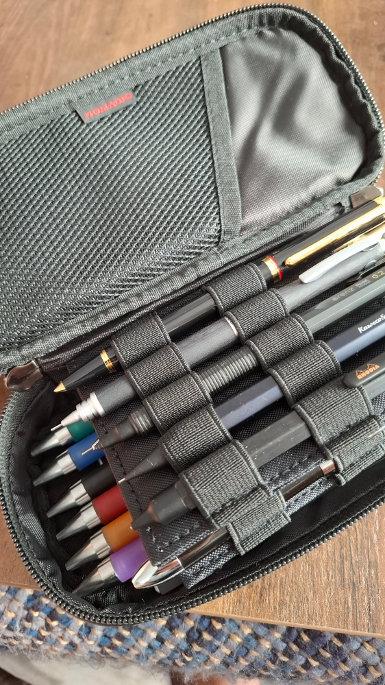 文房具好きな人に質問です。最近NONADICのPF05Lを買ったのですが上