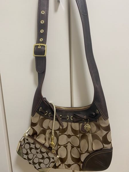 20年以上前のCOACHのシグネチャーのバッグが好きで今でも大切に保管 