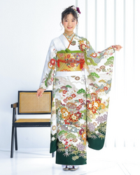 振袖についての質問です。2026年の成人式に出席する予定で、画像  