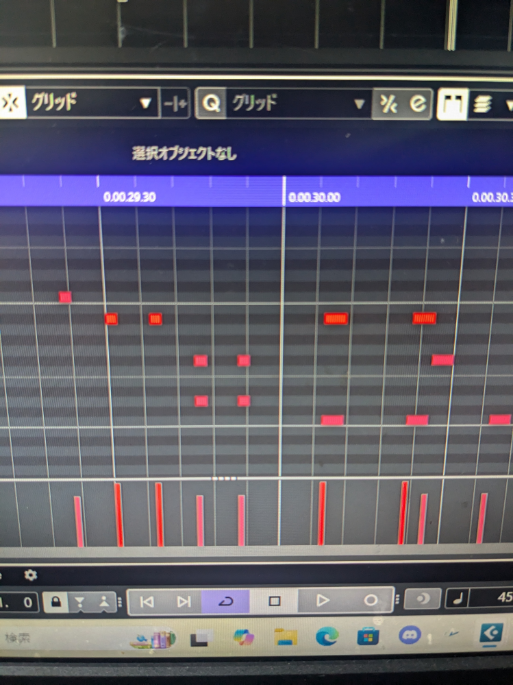 Cubaseについての質問です。 先日ソフトを立ち上げたら全てのトラックの拍がおかしなことになっていました。 この状態だととてもやりにくいのですが、四分の四拍子に戻すにはどうしたら良いでしょうか？