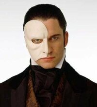オペラ座の怪人のファントムの仮面のような半分のマスクはどのように Yahoo 知恵袋