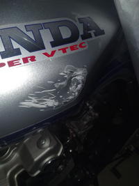 バイク用タンク 修理中 未塗装 ハーレーダビッドソン 無塗装新品タンクの塗装 | 修理の価値を