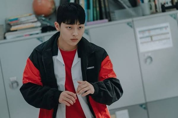 至急お願いします！韓国ドラマ「弱いヒーロー」アン·スホ(チェ