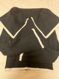 至急お願いいたします。こちらの服は、なにと合わせたら良いでしょうか 