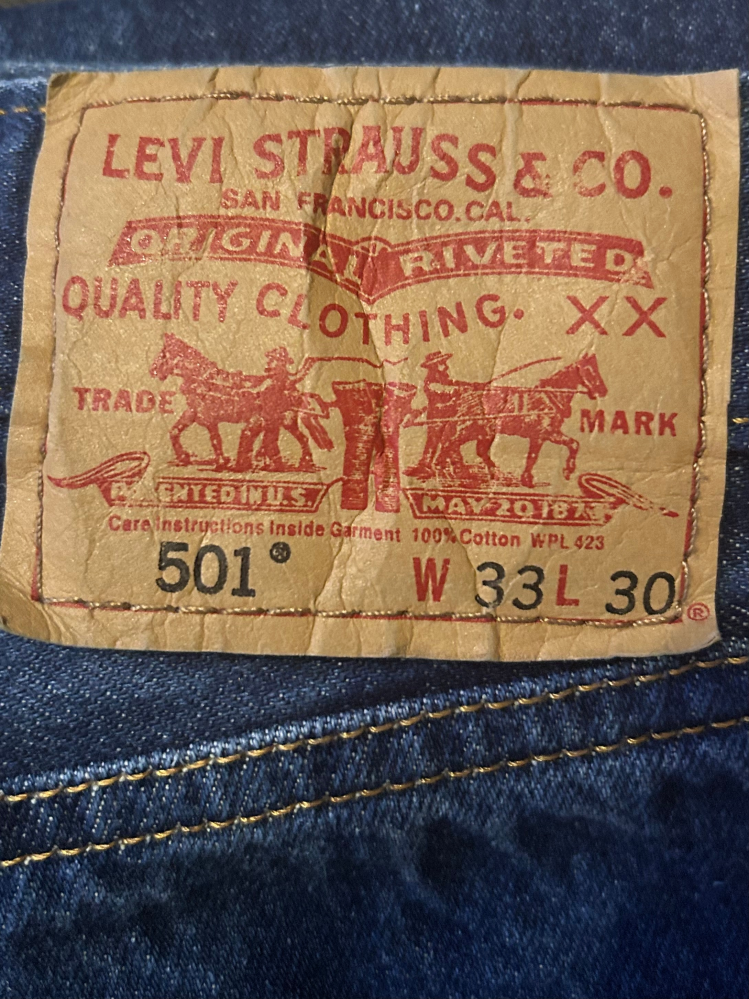 リーバイスの501を一目惚れして古着屋で2万円で買ったのですがパッチを