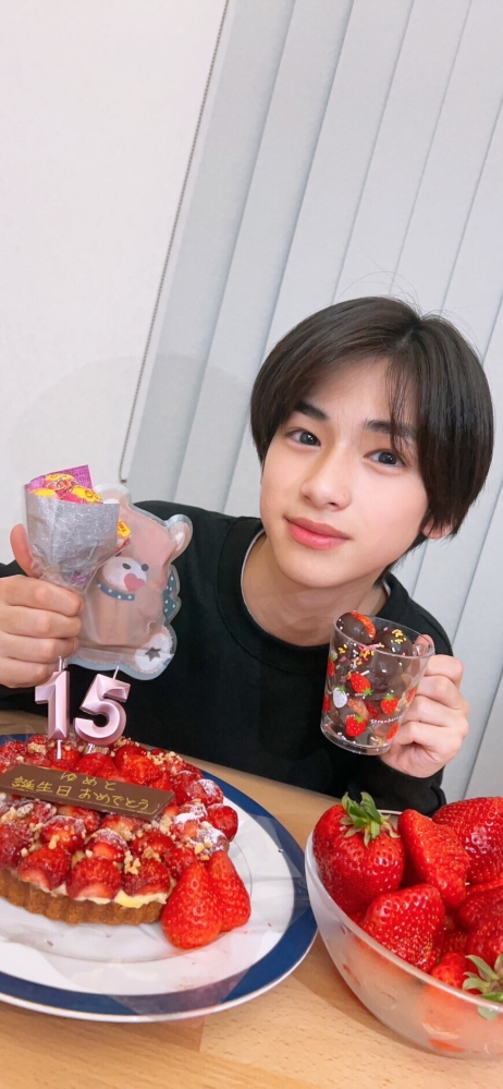 誕生日にこれだけ食べさせてもらえるのは金持ちっぽいですか？