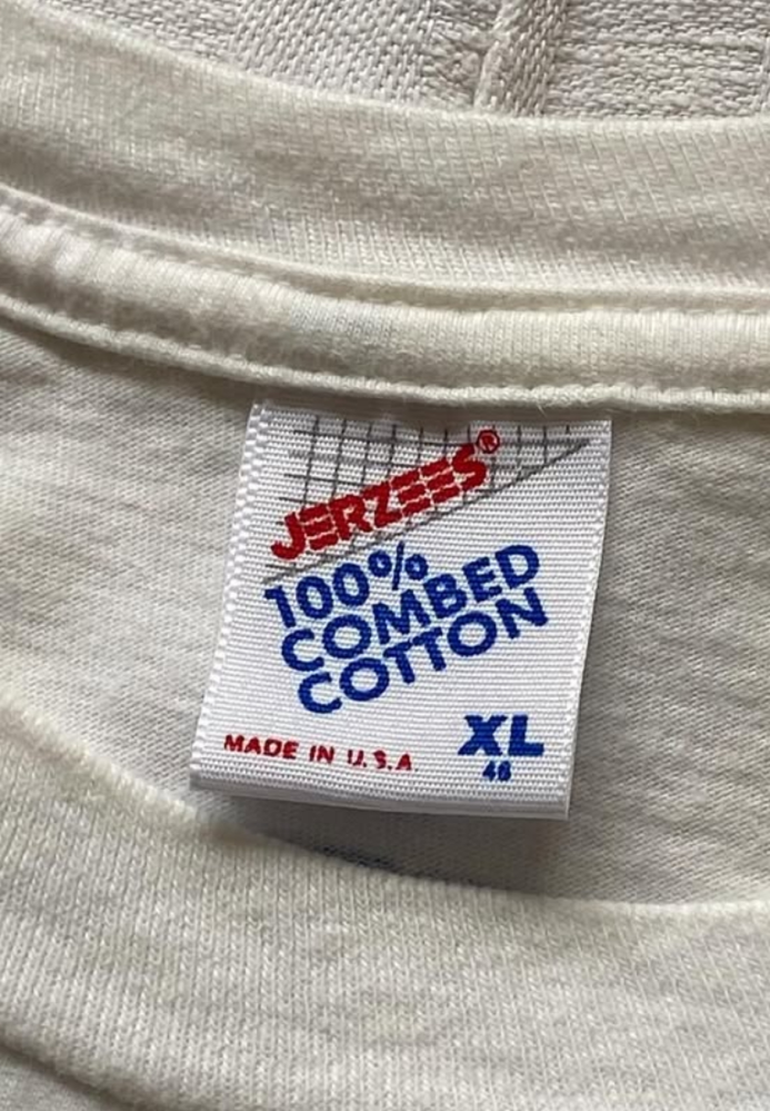 画像のようなJERZEESタグを最近よく古着屋で見かけるのですが