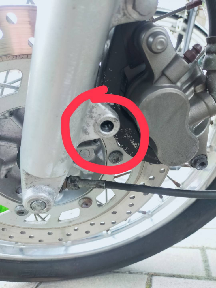 Cb223sにcb400ssやcl400のタンクはつきますか？ - HON