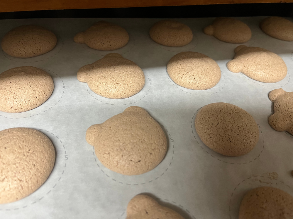 マカロンを作ったのですが、全くピエが 出ませんでした…(；；)考えられる原因は何か 教えていただけますと幸いです(；；)