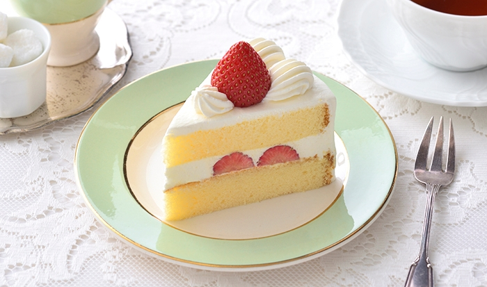 こんばんは 皆さんは 最近いちごのショートケーキは 食べましたか？？