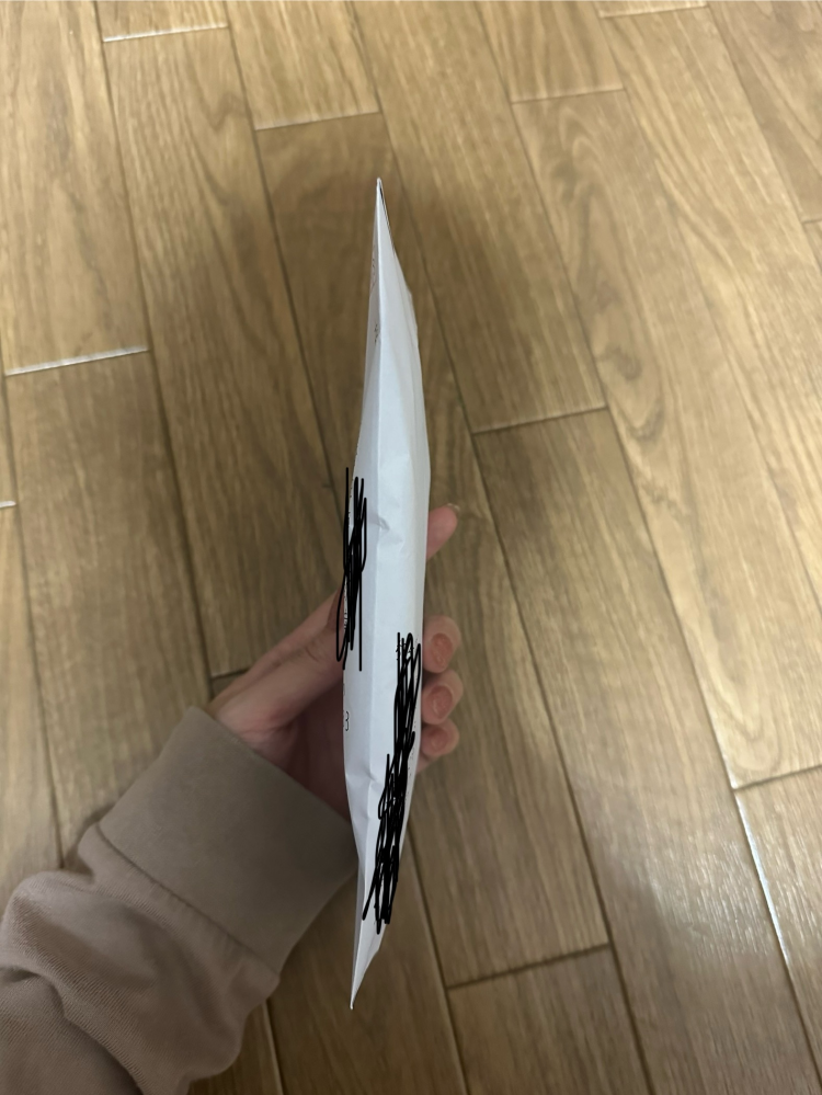 郵送についての質問です。 ポスト投函したいのですがこのサイズだったら何円の切手で送れますか？ 定形郵便用 90mm×205mm 厚みは2cmです