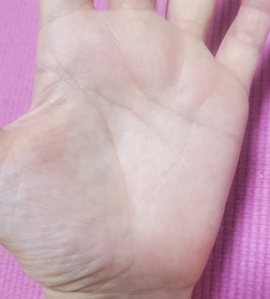 手相占いをお願いいたします。申し訳ありませんが、AIの回答は、なしでお願いいたします。