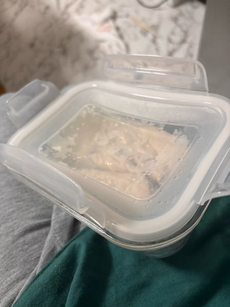 電子レンジで温めて、開かなくなったタッパーの蓋の開封方法を教えて