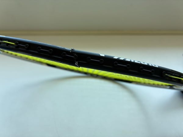 バドミントンラケットについて質問です。今更ながらアーク
