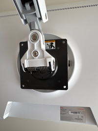 モニターアームについての質問です。Pixioのモニターとエルゴト