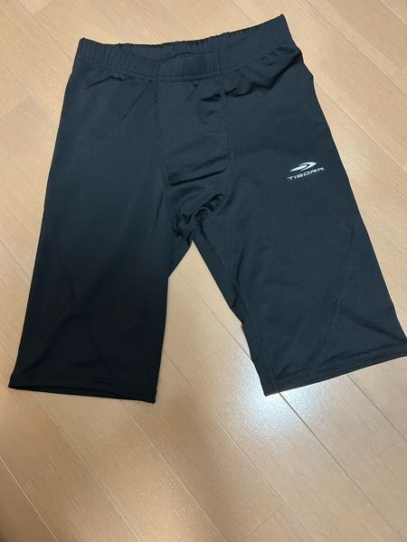 陸上のユニフォーム規定についてです。このスパッツで試合にででも規定