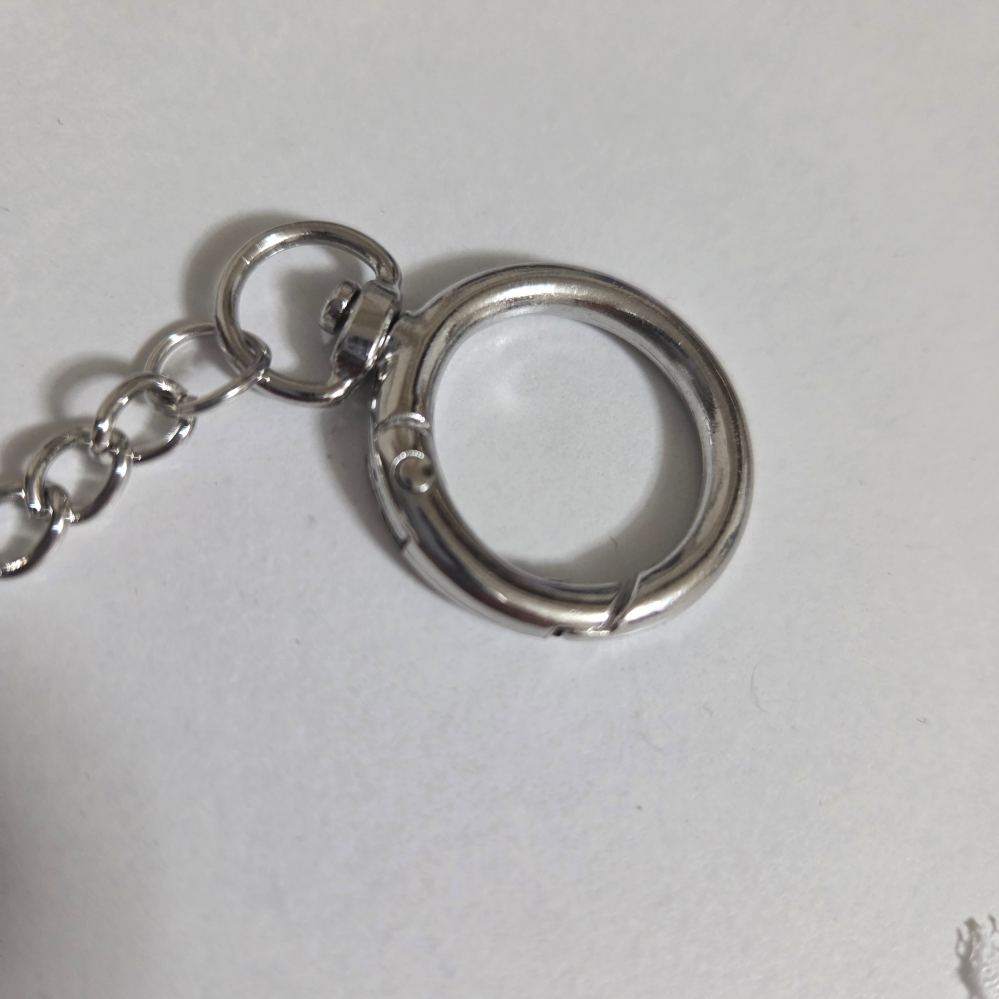 実家を片付けていたら25年前に買ったプラダのナイロン製の