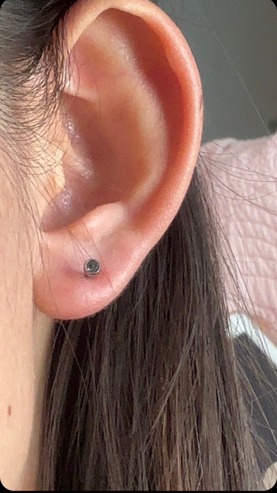CHANEL　03P ピアス　1つ片方だけです。 最近、CHANELのピアスを無くしました。シャネルの専門店などで