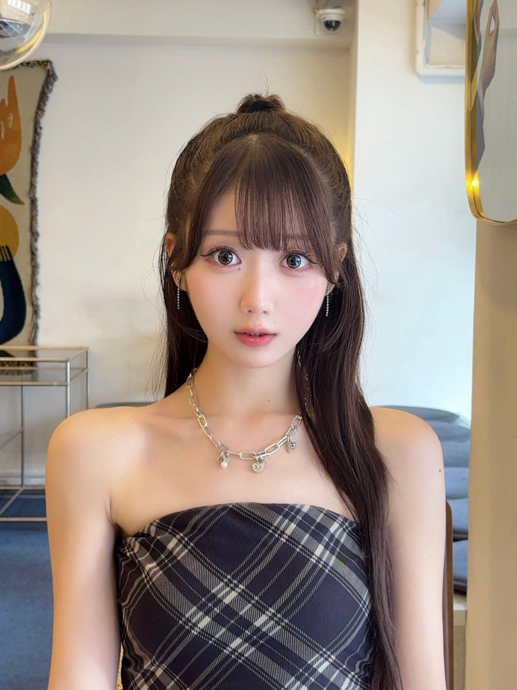 イコールラブ(イコラブ)の佐々木舞香さんが身につけているこの