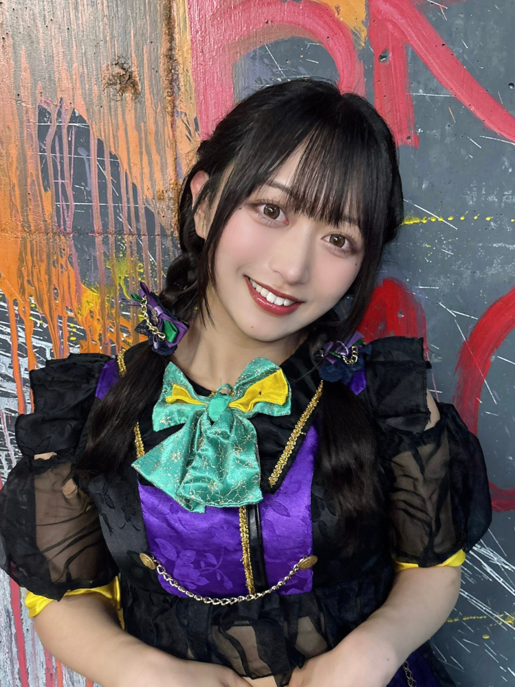 トラックガールで遠藤さくらさんが着ている緑のadidasの服の名前