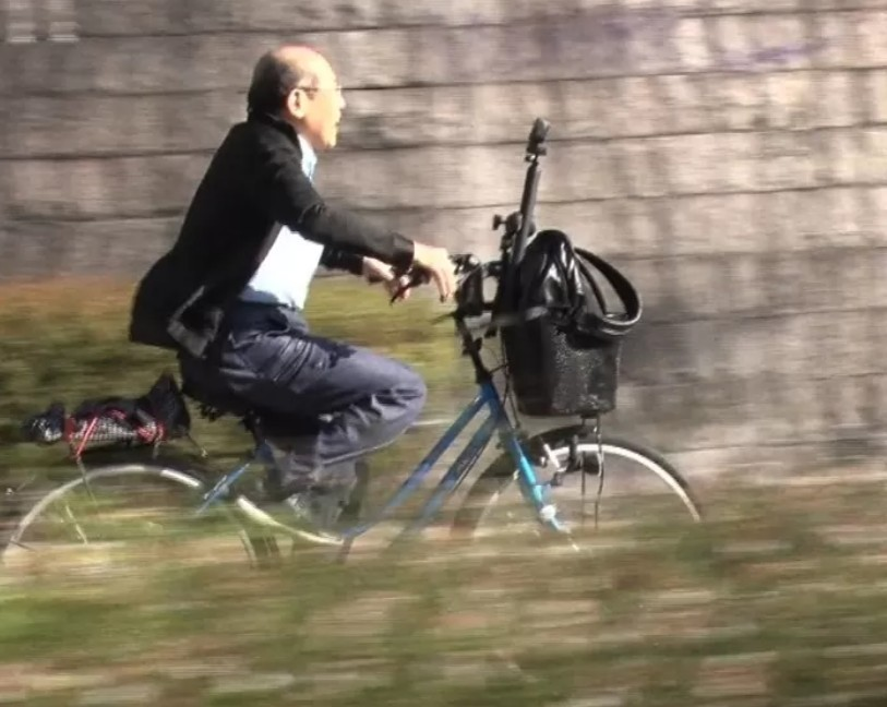 株の優待券を使いっ切るため ママチャリの自転車で 埼玉や秋葉原へゆく桐谷さんは えらいと思いますか？ あなたは優待せいカツをしてみたいですか？ 桐谷さんの猛スピードの自転車こぎは かっこいいですか？