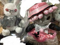 下の写真は、黒執事BlackLabelビターラビットミニクックロビン