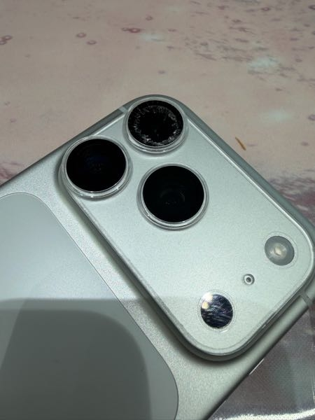 大至急ですみません！iPhoneのカメラ保護レンズが割れてしまっ 