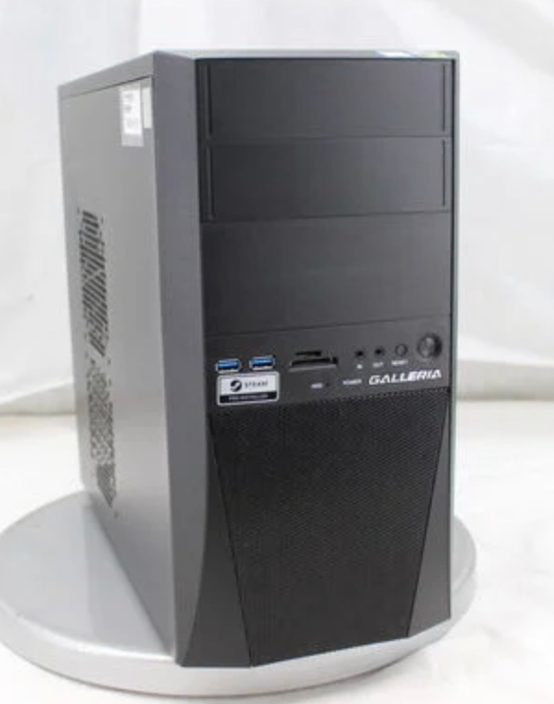 ゲーミングPCでこういう見た目のPCって光らないんですか？半透明のやつ