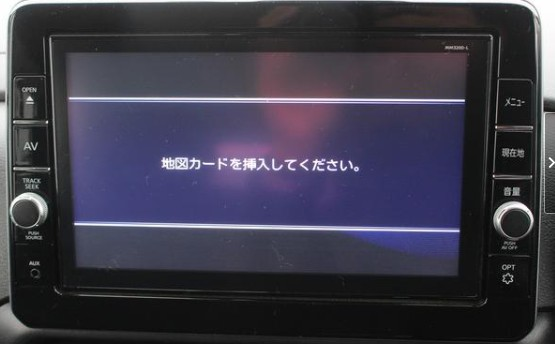 中古車で「地図カードを挿入してください」との画面を見ます。カーナ 